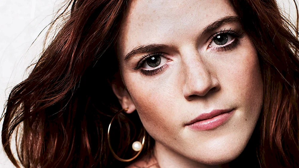 Rose Leslie Foto