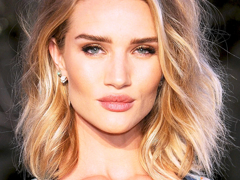Rosey Huntington- Whiteley