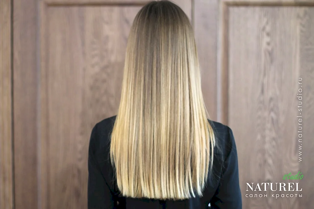 Blondschnitt auf langem Haar Haare