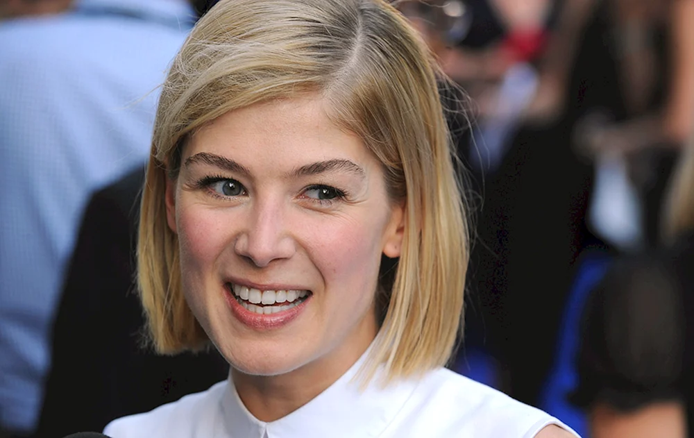 Rosamund Pike 2022