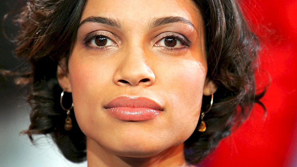 Rosario Dawson foto