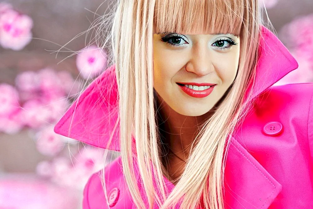 Rosa Fransen an einem Mädchen