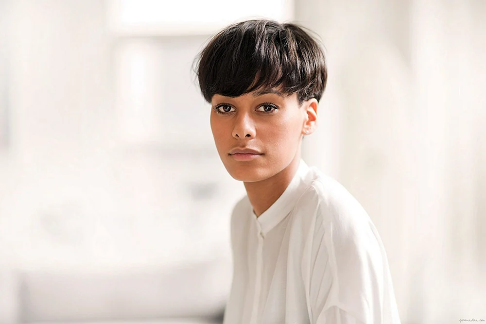 Ruby Rose Töpfchenhaarschnitt