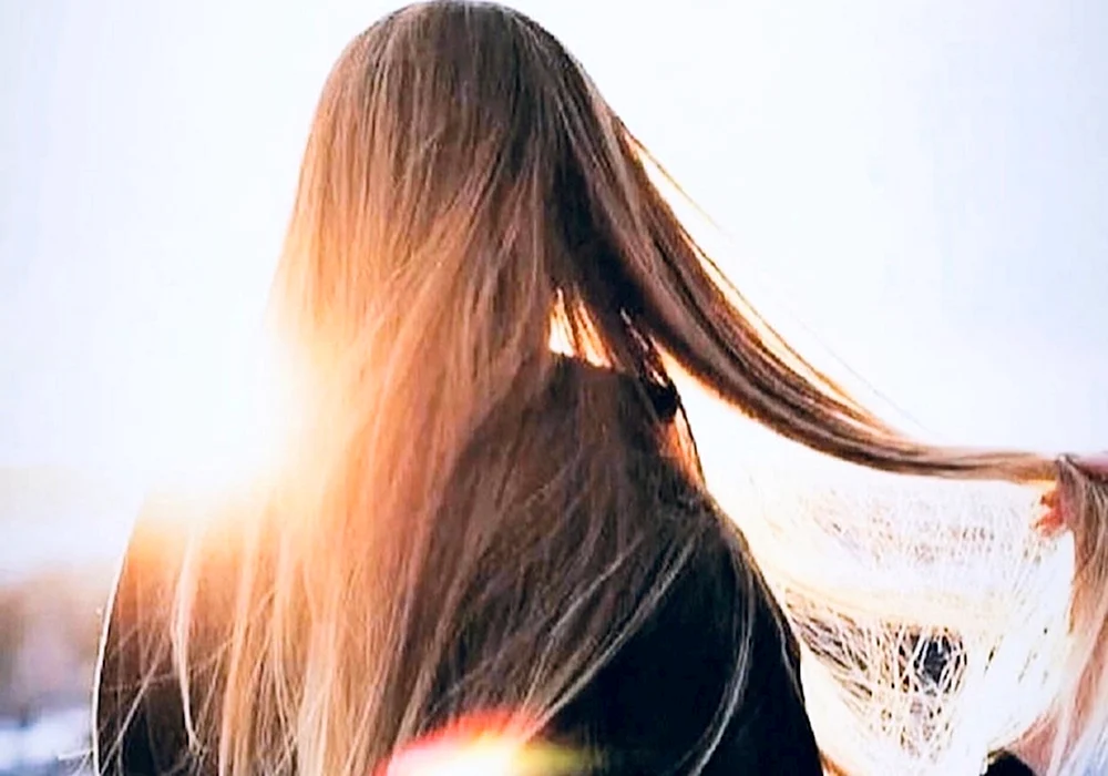Brunette von hinten. Winter