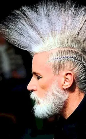 Ruslan Gvozdev Irokesenschnitt bei Punk's