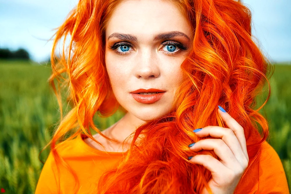 Catherine Irish rotes Haar