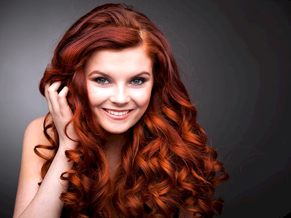 Rote Haare mit roten Spitzen