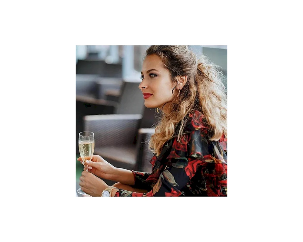 Sabina Akterina Moderatorin