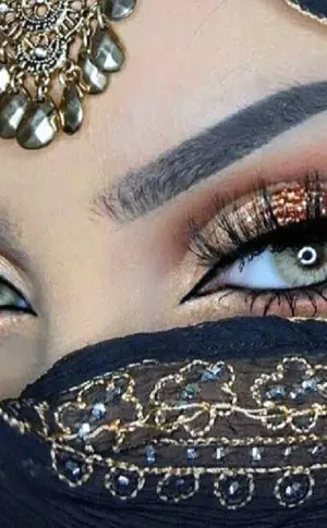 Sabina Baisakova Orientalische Augen