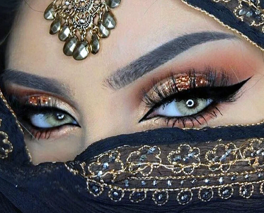 Sabina Baisakova Orientalische Augen