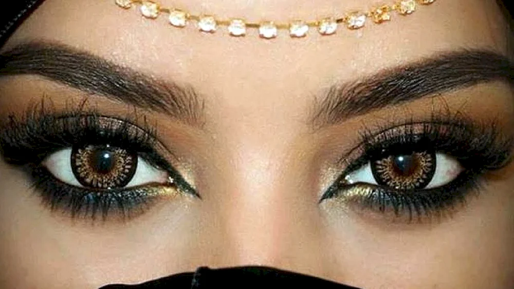 Sabina Baisakova Orientalische Augen