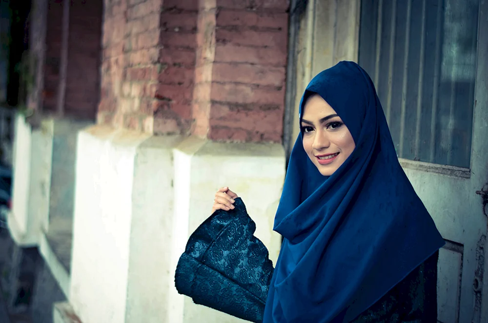 Schöne Mädchen im Hijab