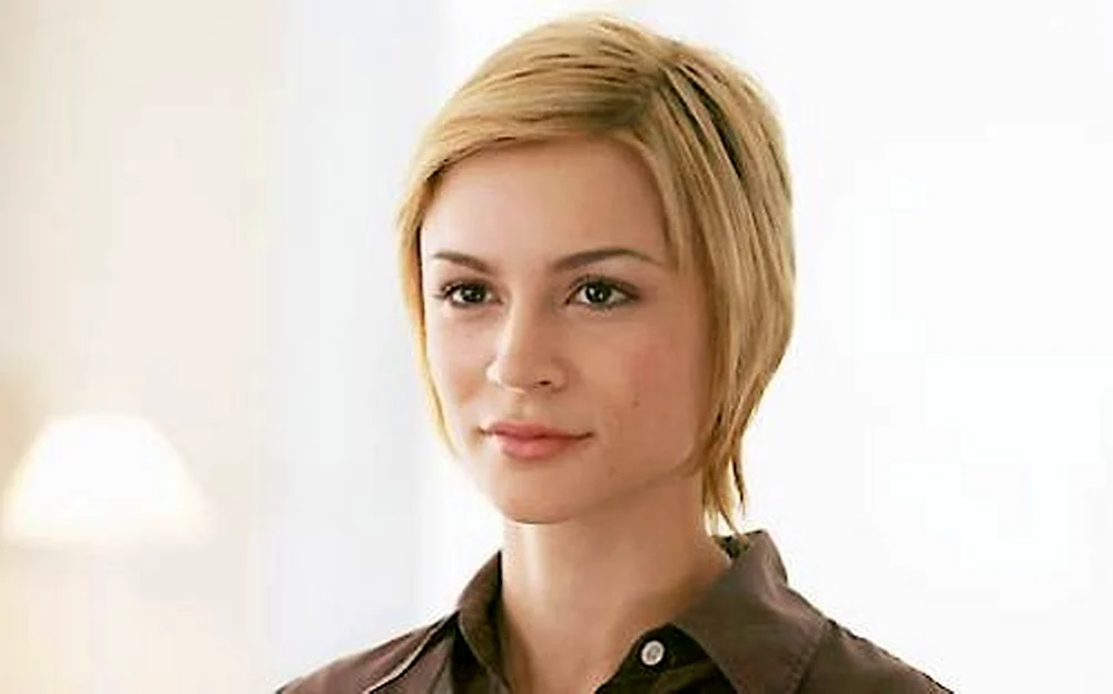 Samaire Armstrong