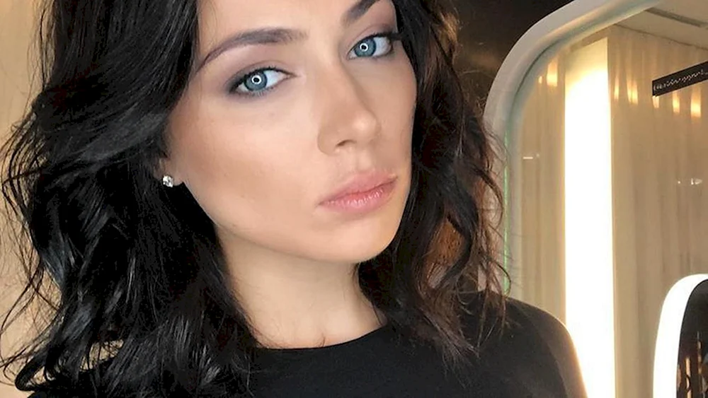 Nastasia Samburskaya schauspielerin