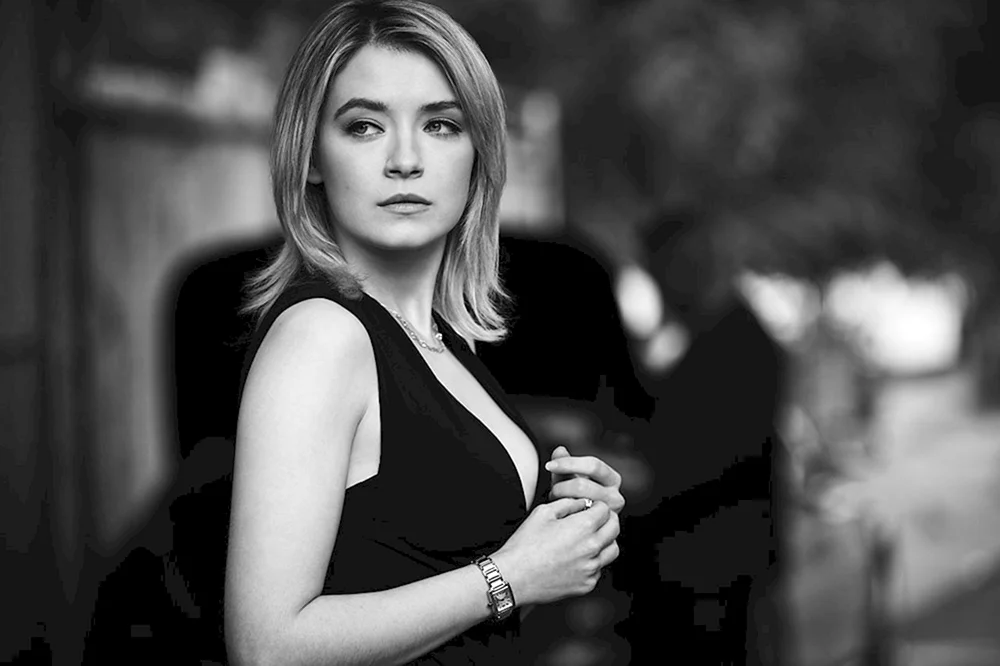 Sarah Bolger im Badeanzug