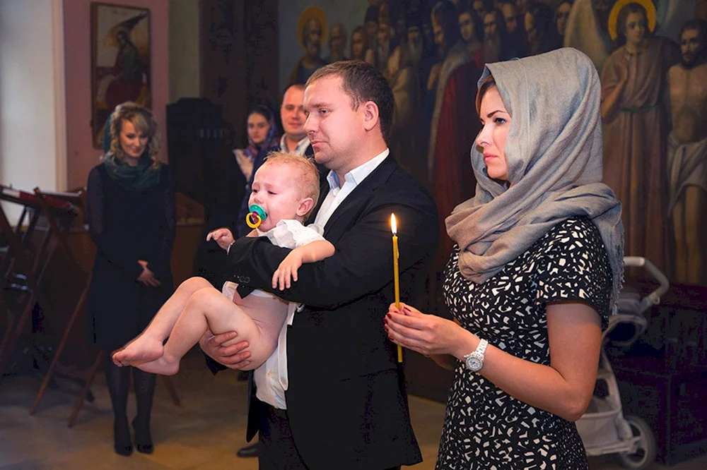 Taufkleid für die Taufe in der Kirche