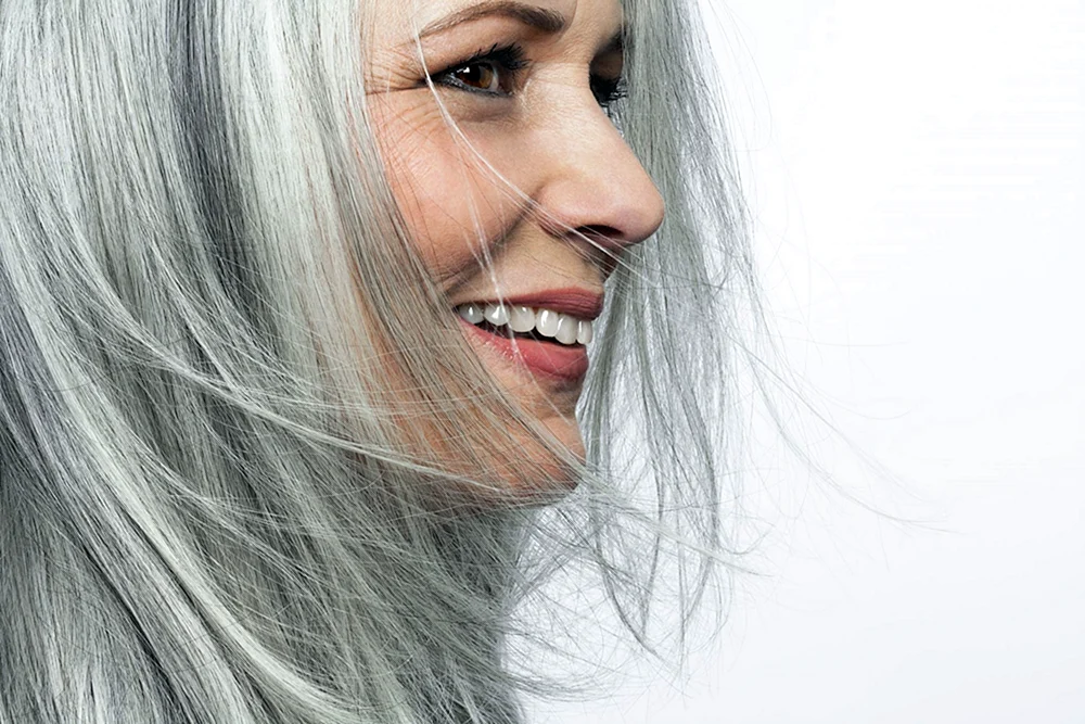 Daphne Hicks Graues Haar