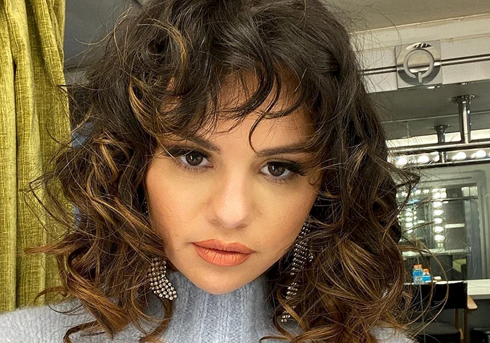 Selena Gomez lockig