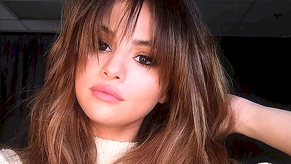 Selena Gomez mit Fransen 2022