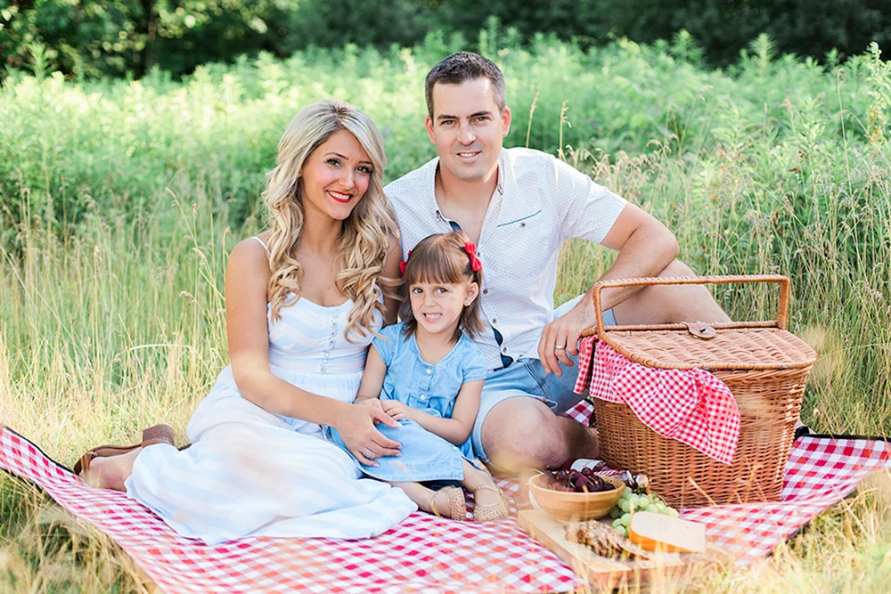 Familienfoto in der Natur