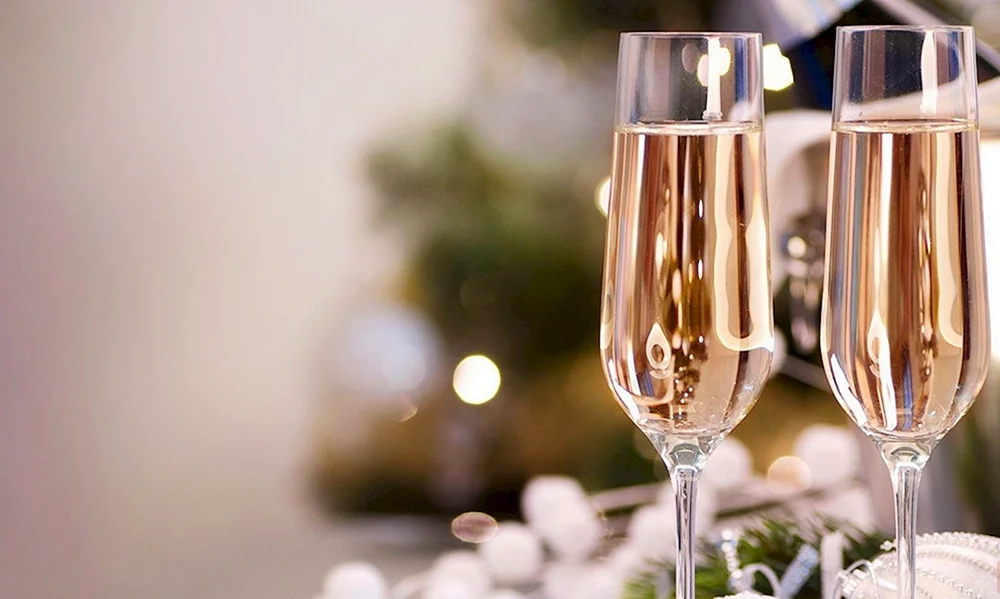 Champagnergläser in einem Glas