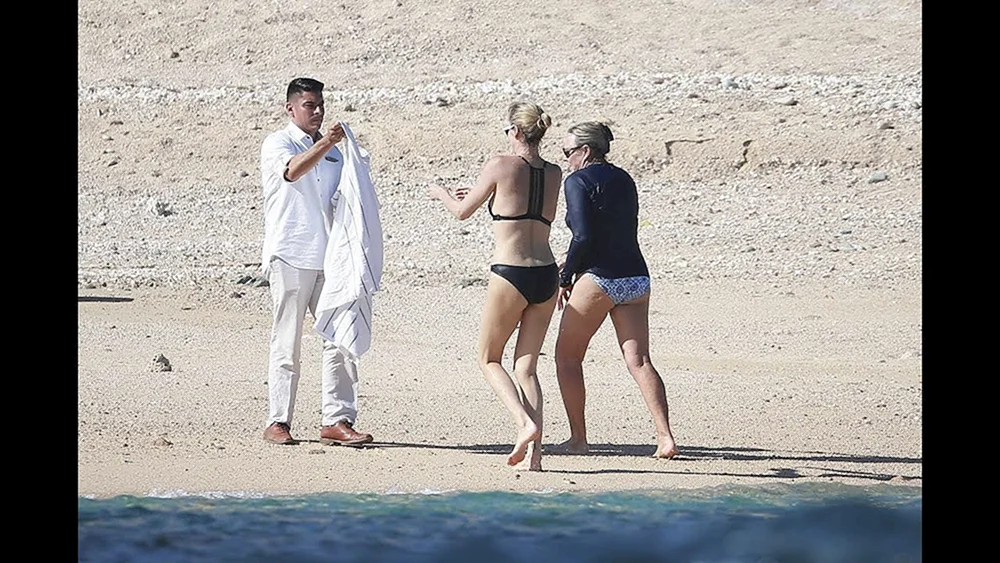 Charlise Theron im Bikini