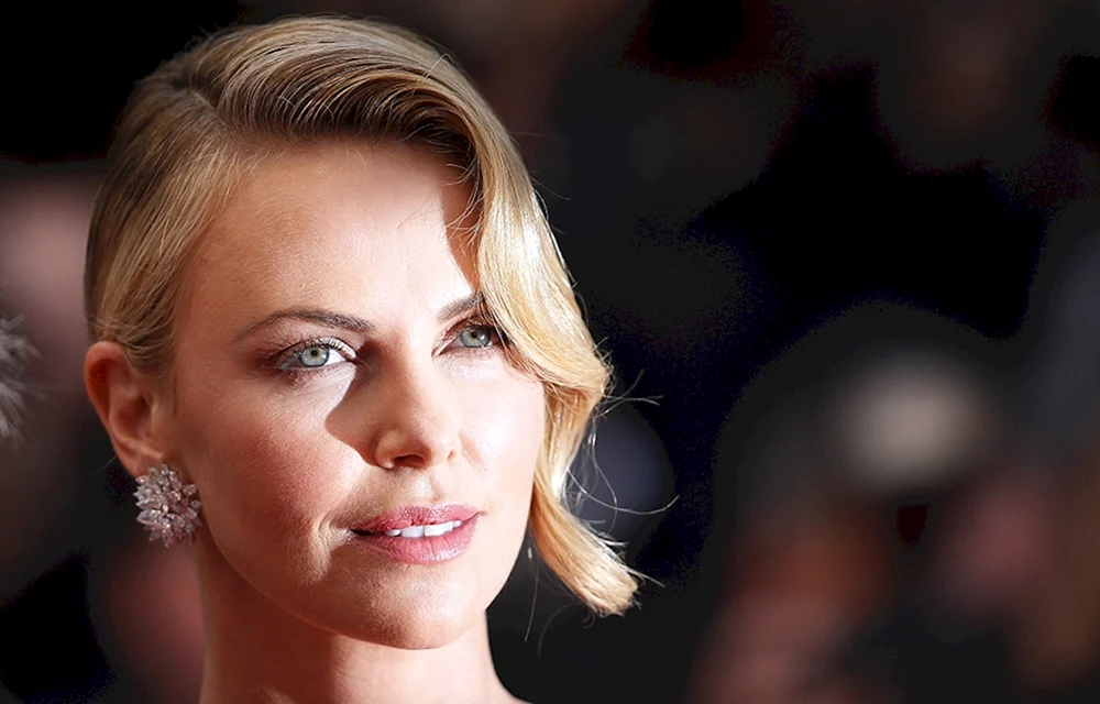 Charlise Theron 2020