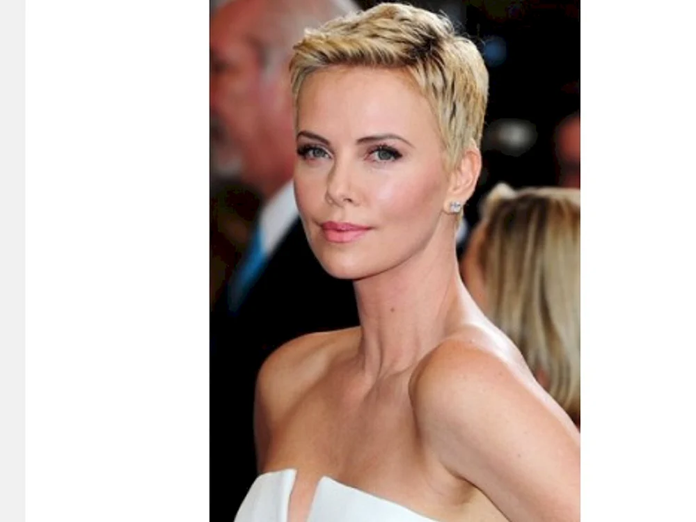 Charlise Theron und Scarlett Johansson