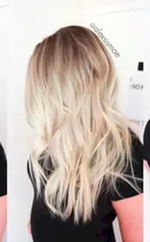 Shatush blond mit dunklem Ansatz