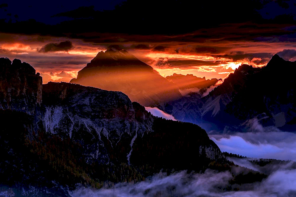Bergdämmerung in den Bergen