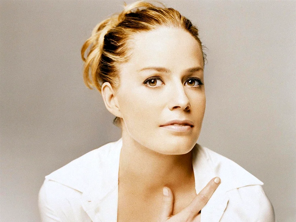 Elisabeth Shue 2019