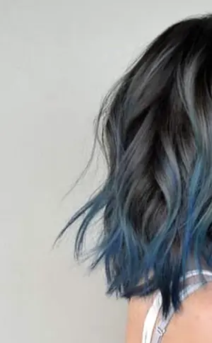 Blaue Haare