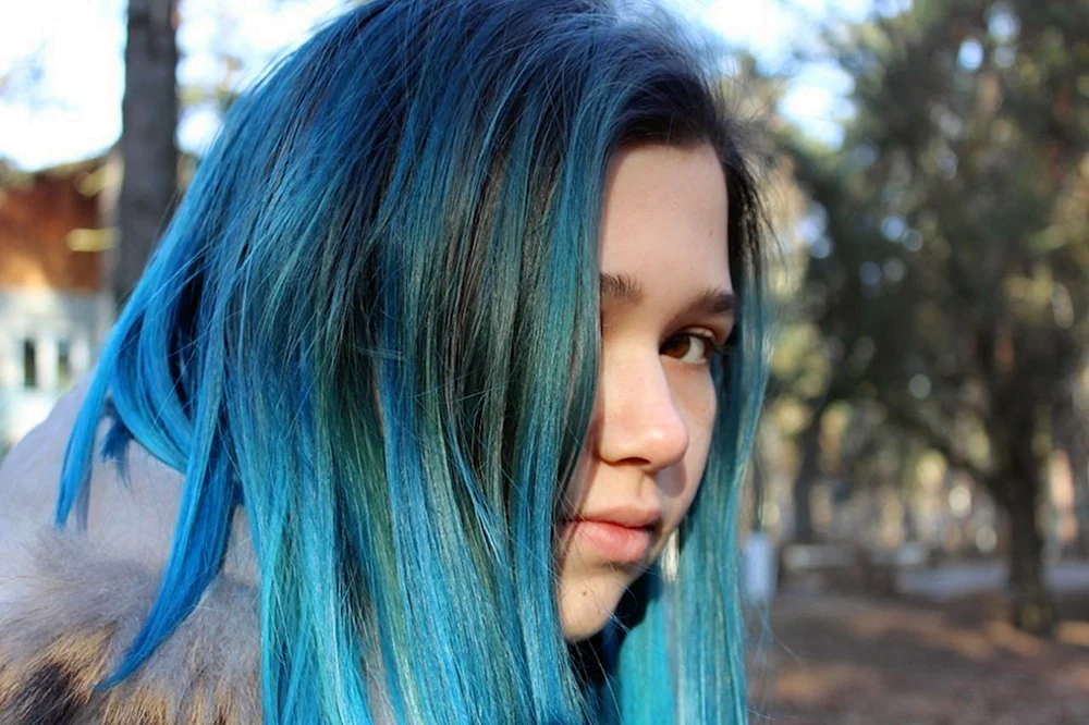 Blaues Haartonikum