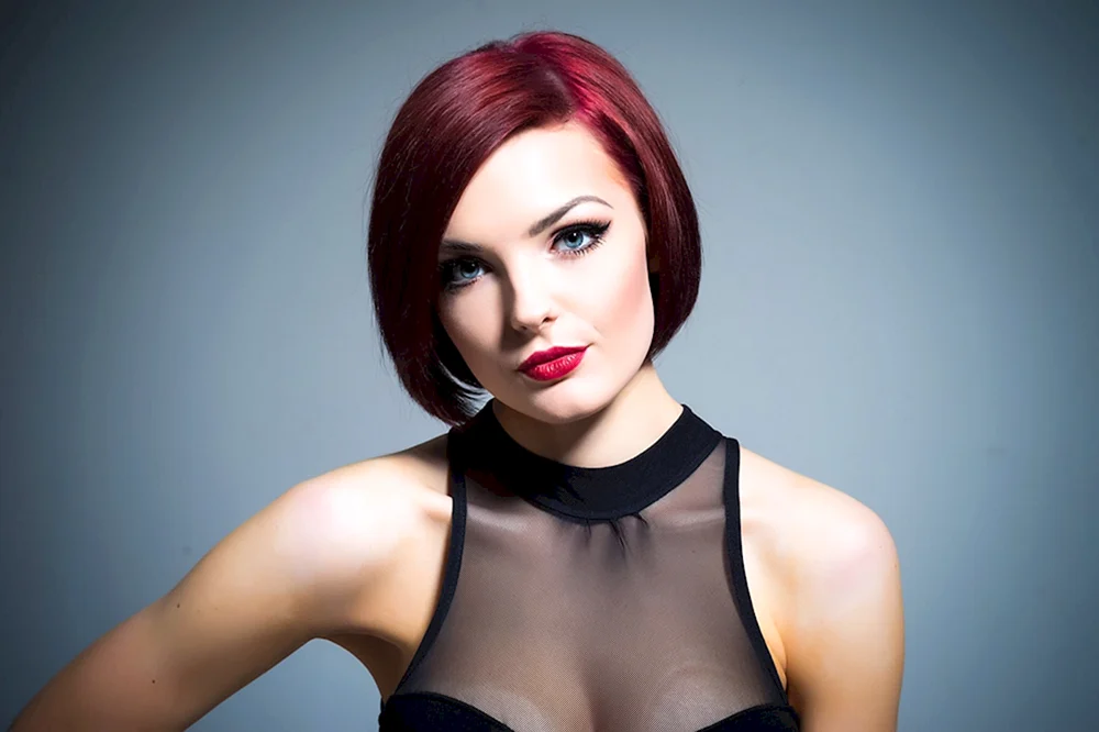 Scarlet Taylor mit rotem Haar