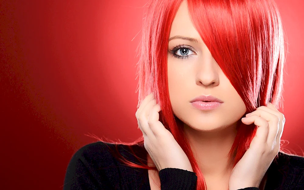 Scarlet Taylor mit rotem Haar