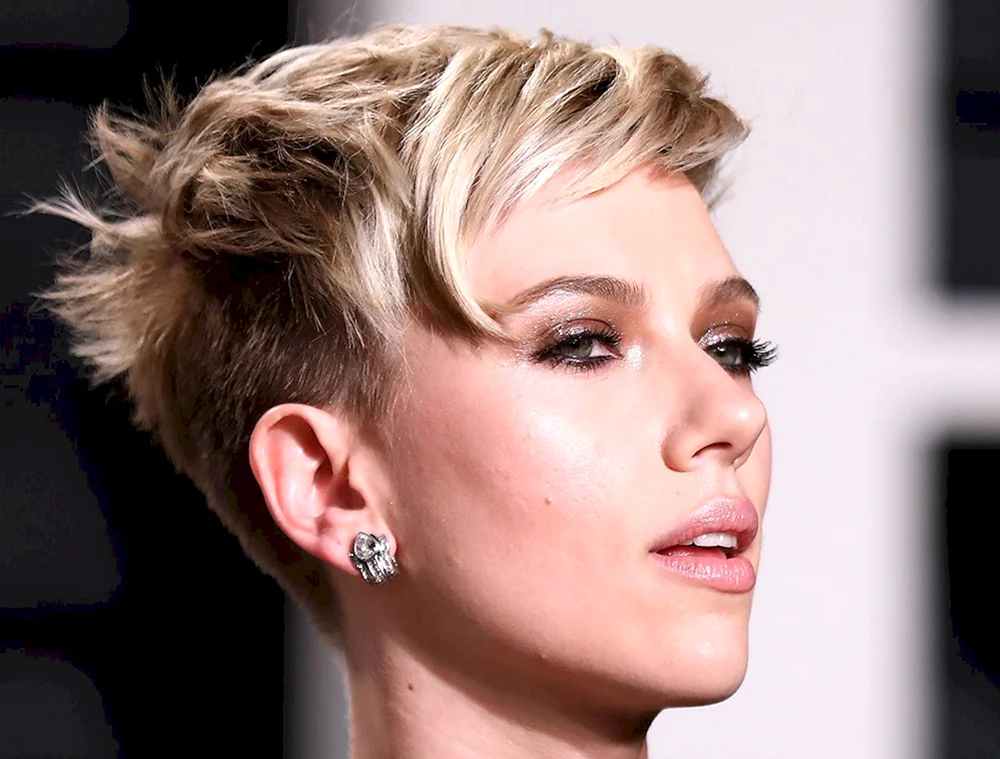 Carlett Johansson Vokuhila-Haarschnitt