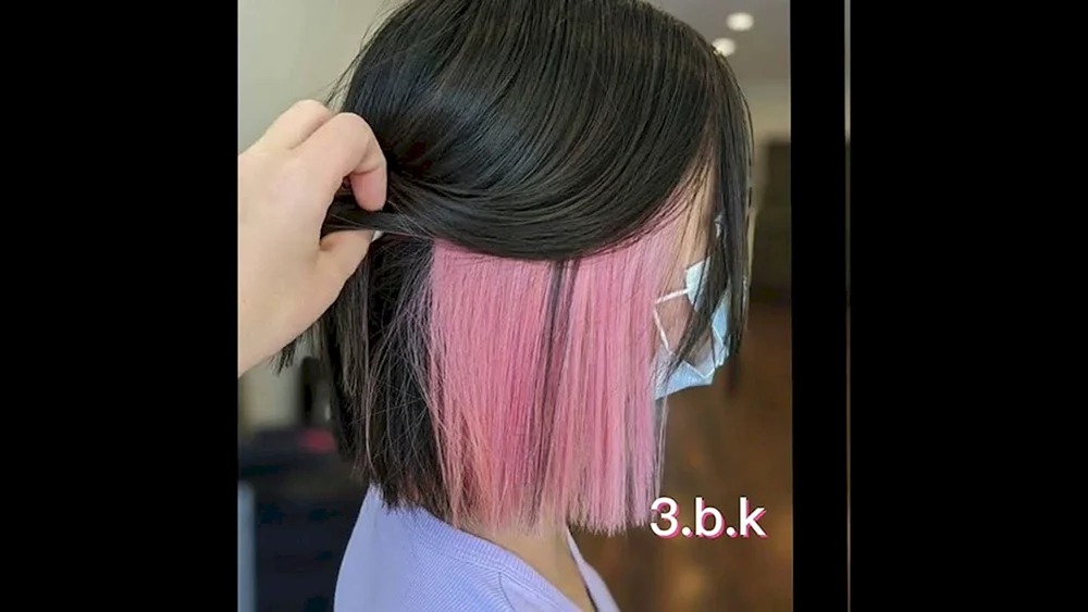 Versteckte Haarfärbung auf dunklem Haar