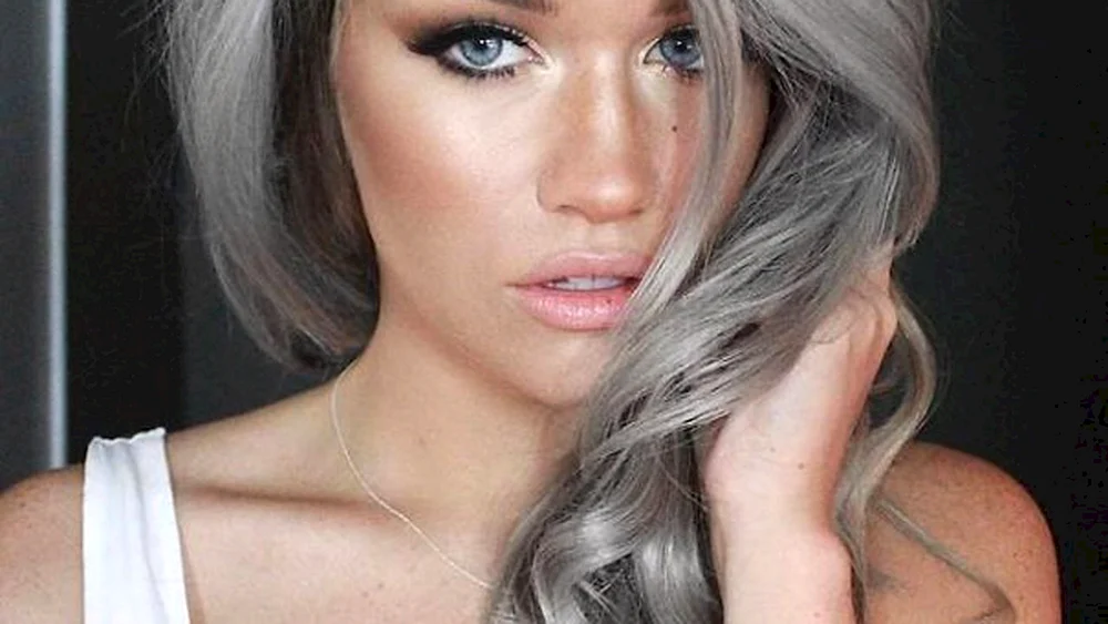Smokey blond asch