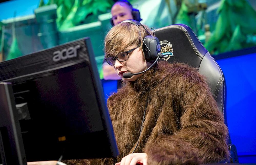 Sneaky cloud9 Cosplay