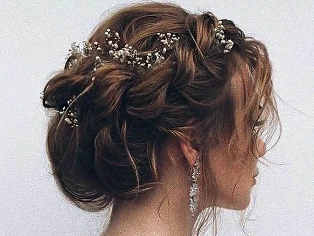 Duttfrisuren für mittleres Haar