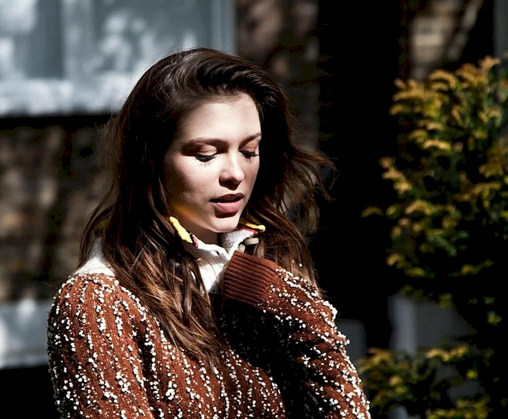 Sophie Cookson Foto