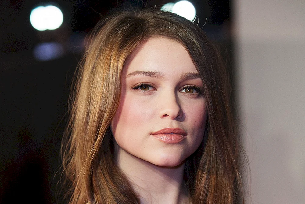 Sophie Cookson Roxy