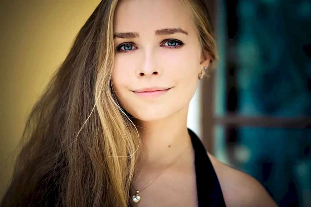 Sofya Ozerova Schauspielerin