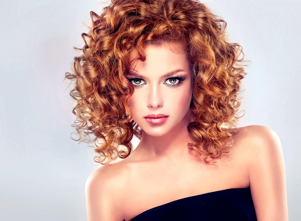 Afro-Locken auf einem Bob