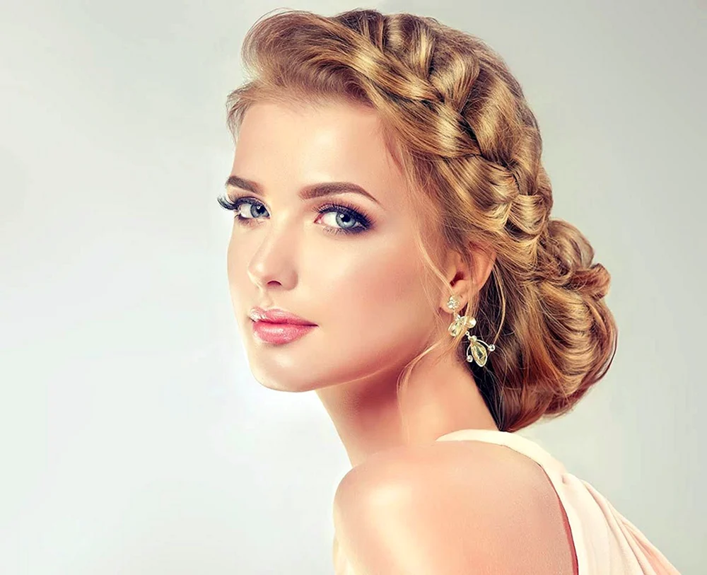 Malvinka Wasserfallfrisuren für mittleres Haar mit Locken