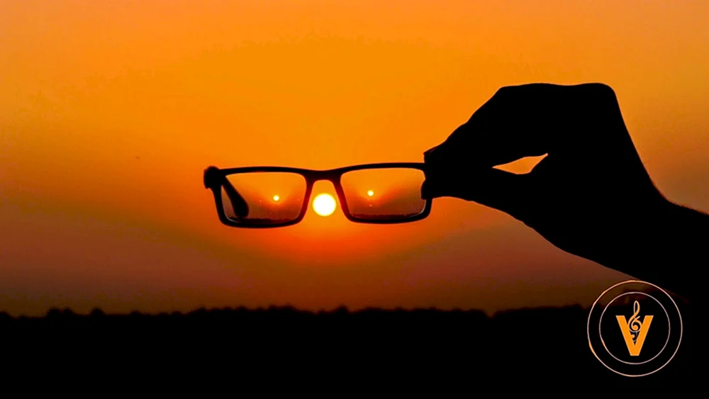 Sonne mit Sonnenbrille