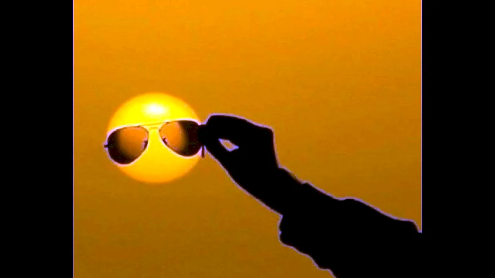 Sonne mit Sonnenbrille