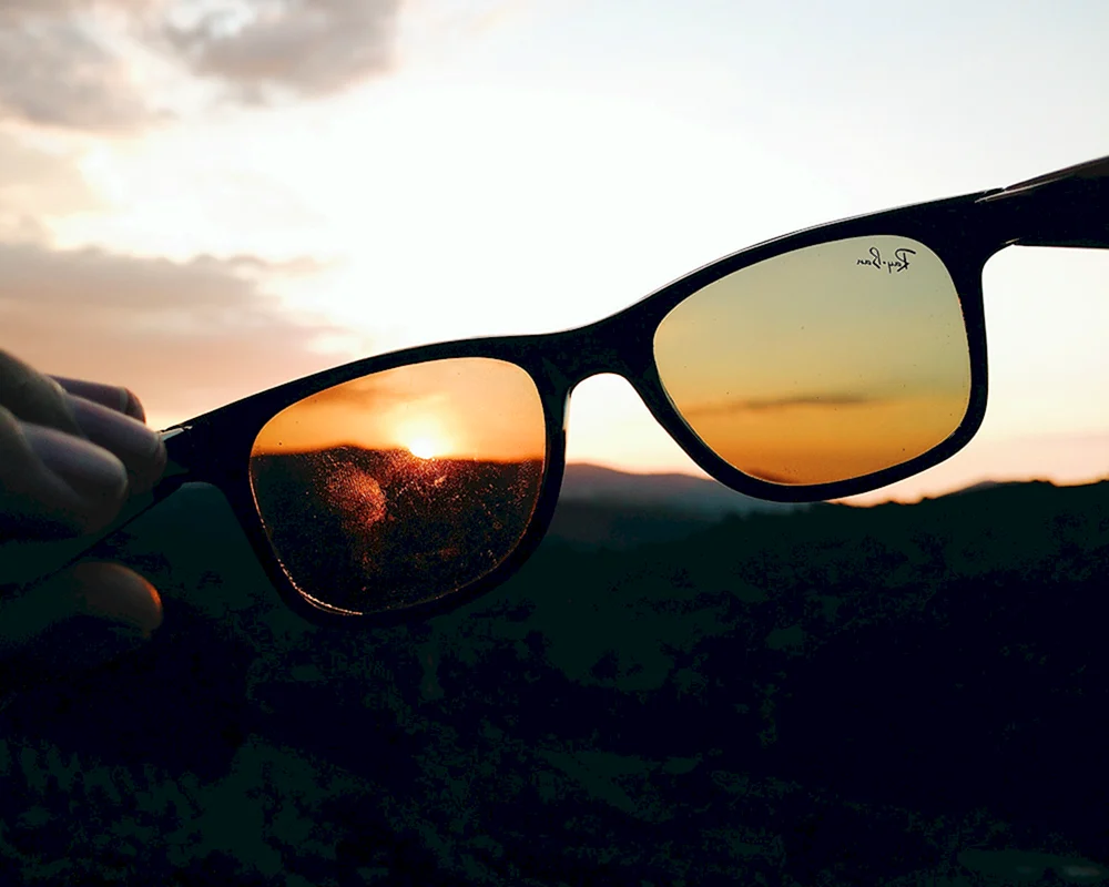 Sonne mit Sonnenbrille