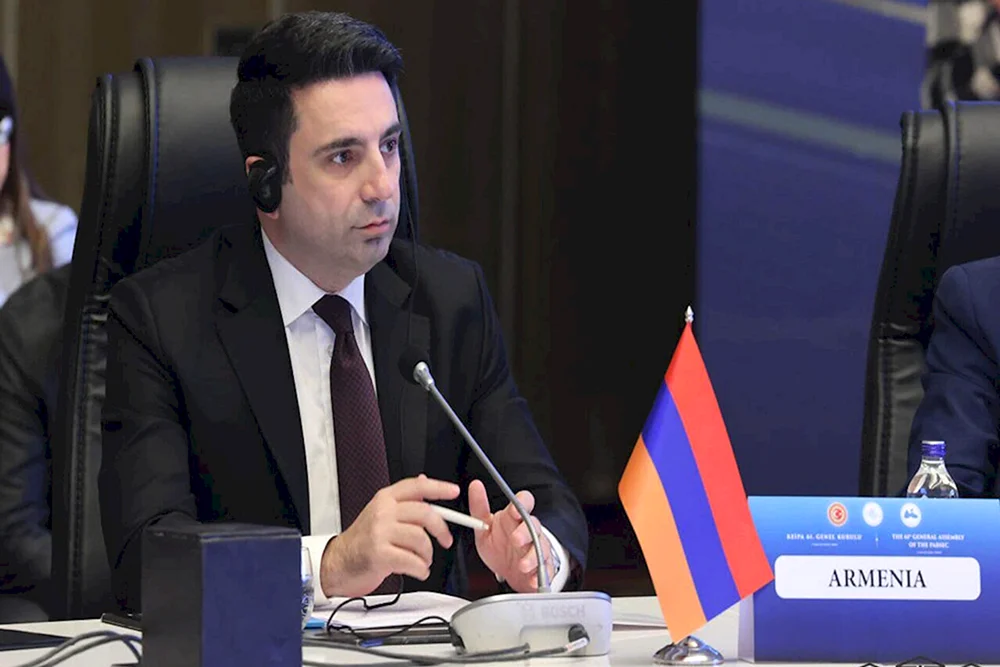 Sprecher des Armenischen Parlaments a. Simonyan. Simonyan