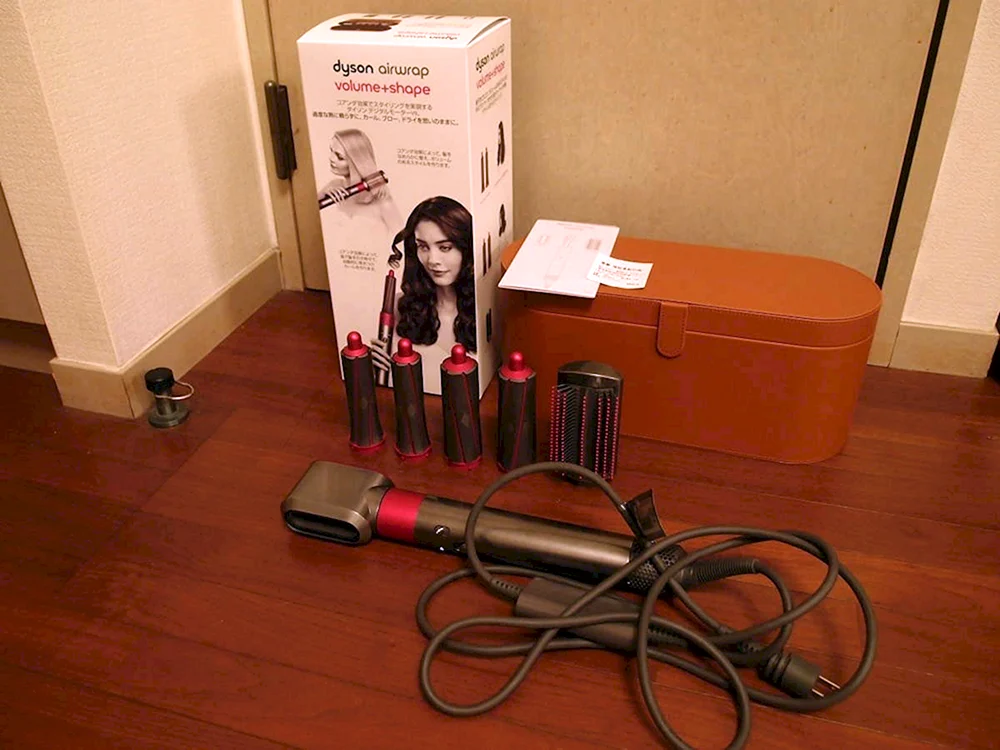 Dyson hs01